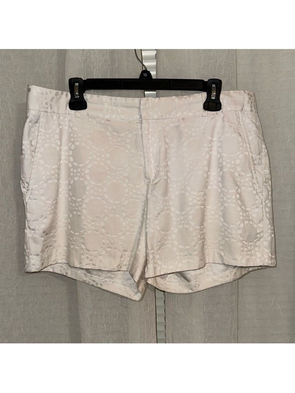 BR 14 Ivory Textured Large Circles Dress Shorts